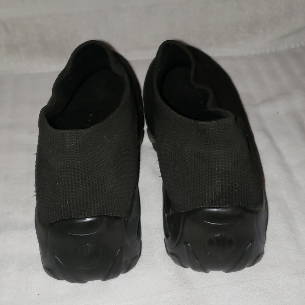 Shoes - Picture 3 of 7